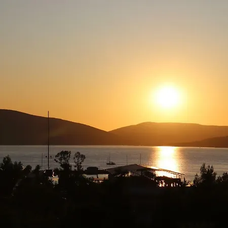 Boka Bay Apartment Tivat Exterior photo